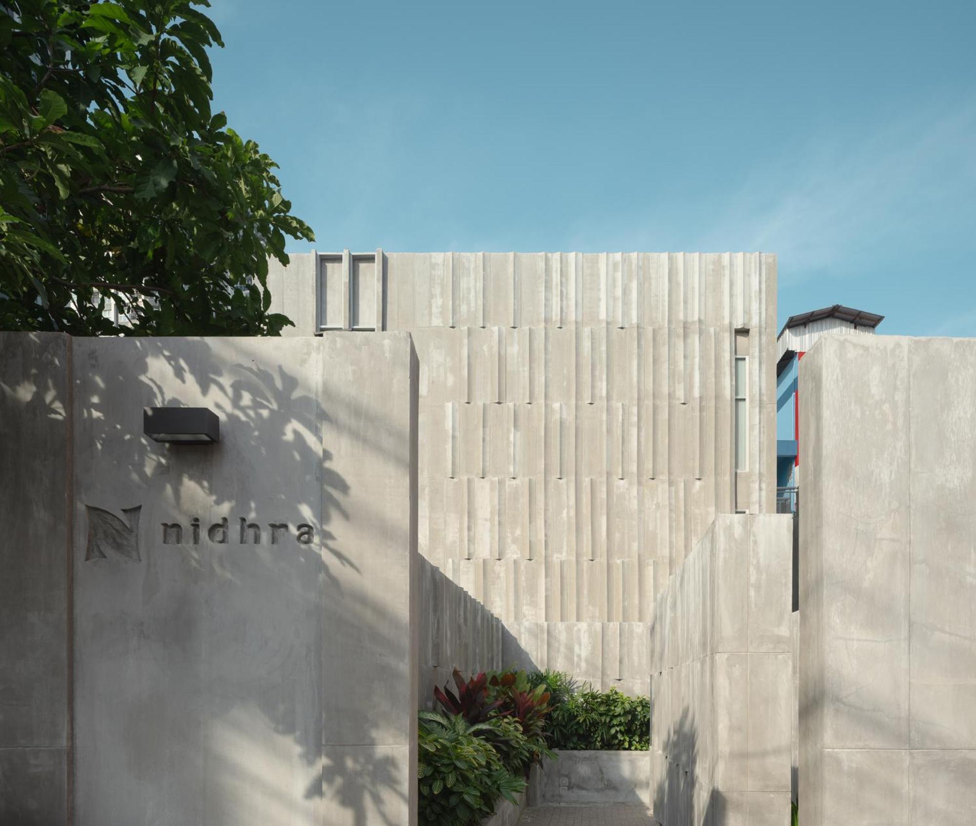 Nidhra Boutique Hotel Bangkok Sukhumvit Zewnętrze zdjęcie