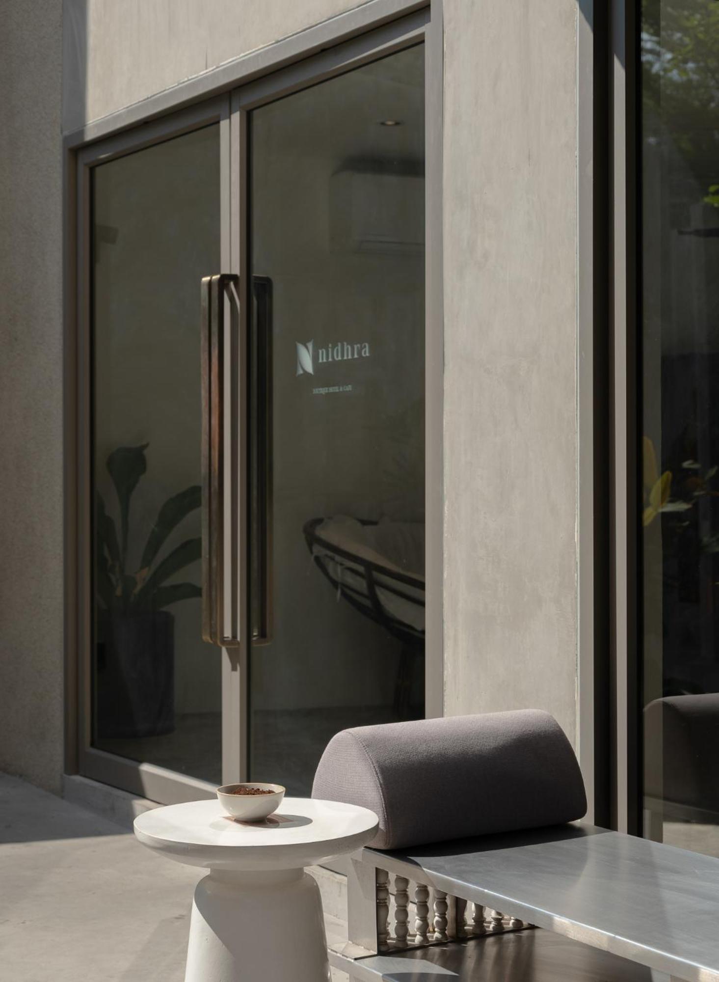 Nidhra Boutique Hotel Bangkok Sukhumvit Zewnętrze zdjęcie