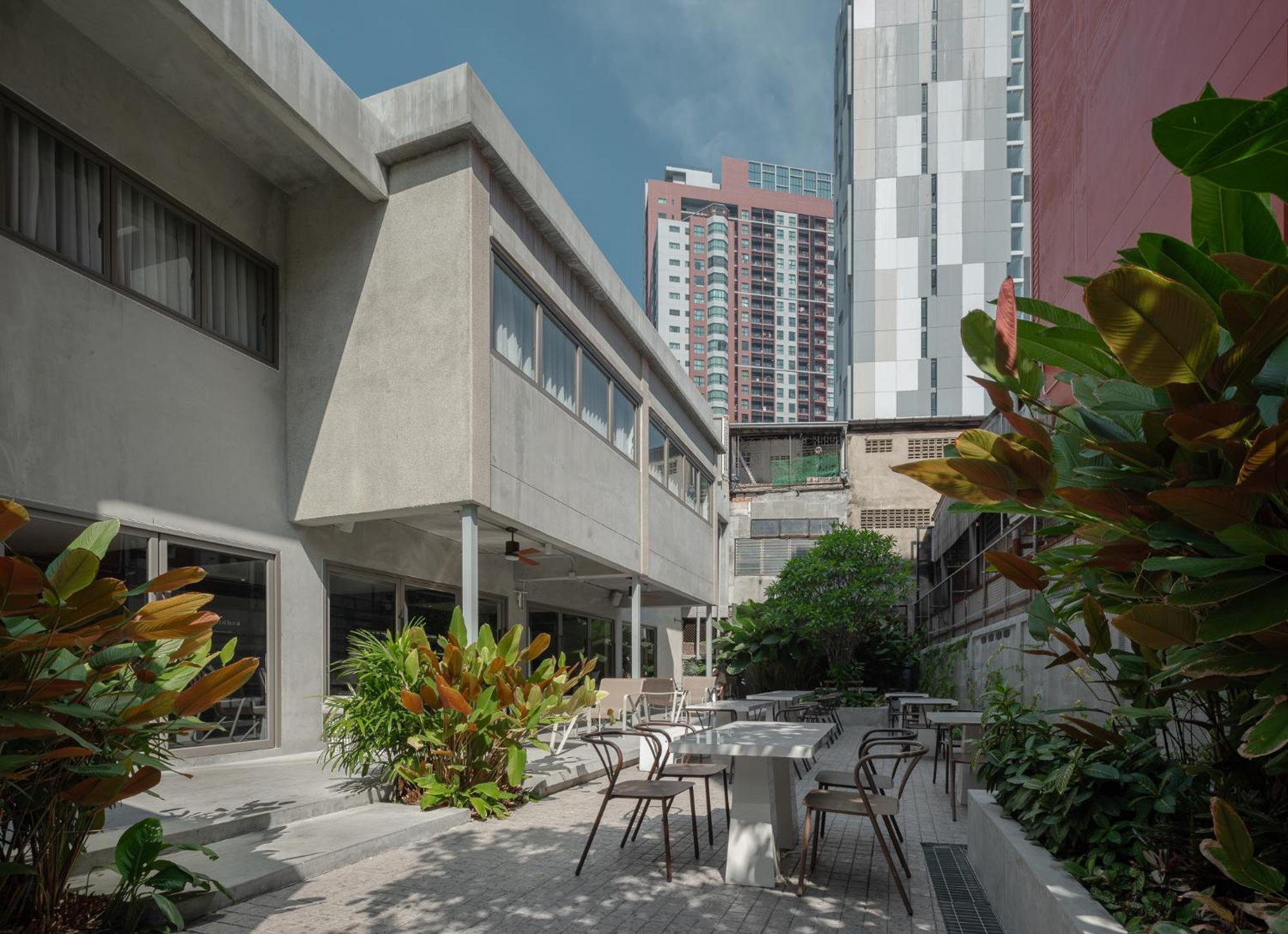 Nidhra Boutique Hotel Bangkok Sukhumvit Zewnętrze zdjęcie